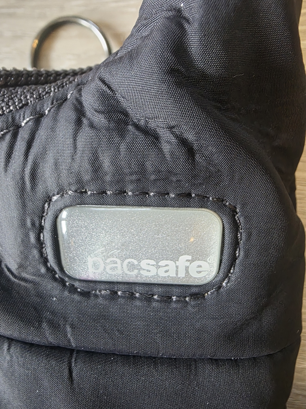 Pacsafe Black Anti-Theft Crossbody Sling Bag RFID Blocking Locking Zippers - Picture 2 of 5